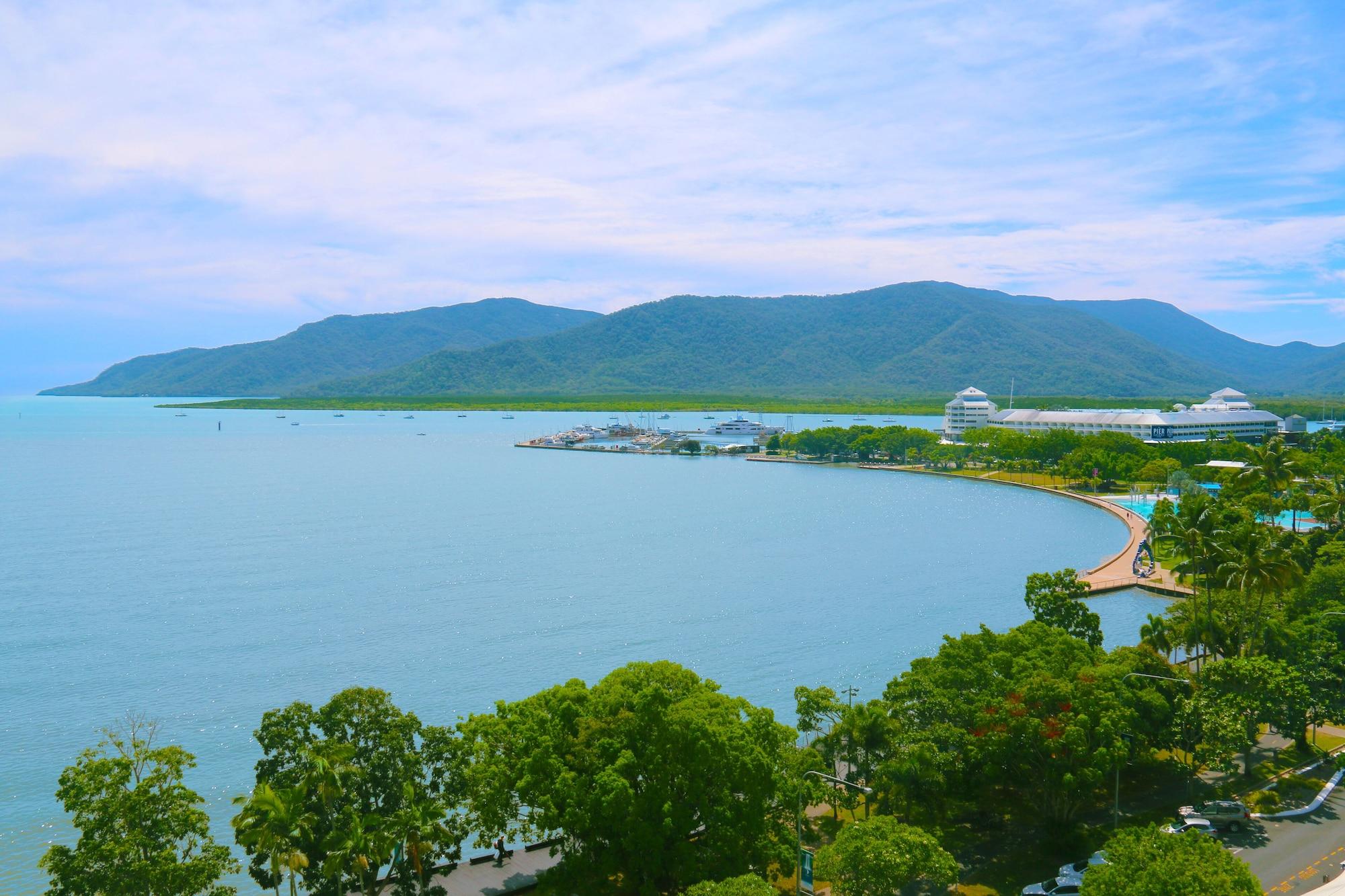 Апарт отель Cairns Aquarius Экстерьер фото