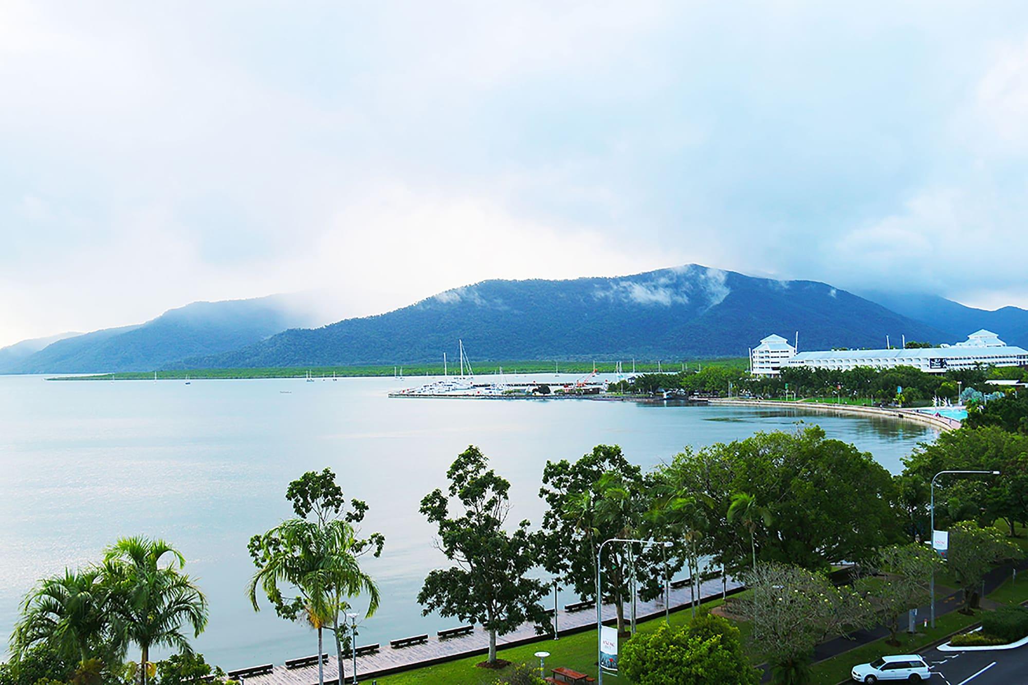 Апарт отель Cairns Aquarius Экстерьер фото