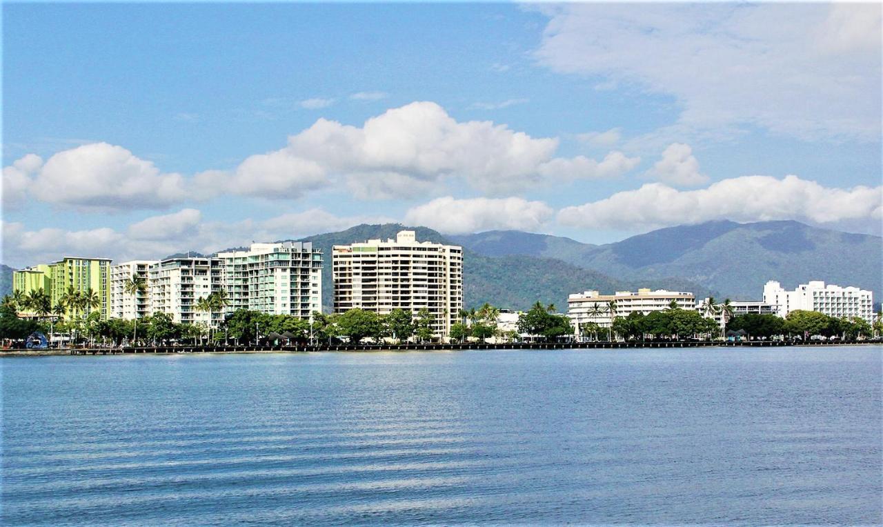 Апарт отель Cairns Aquarius Экстерьер фото